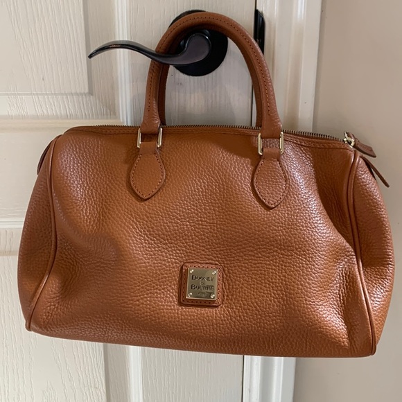 Dooney & Bourke Handbags - Dooney & Bourke leather handbag
